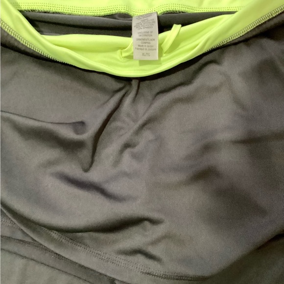 💜3/$15 5/$25💜 Workout skirt with attached shorts - Picture 3 of 3